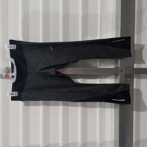 NIKE Legging Black leopard  Print Dri-Fit Capri‎ Crop Mid Rise